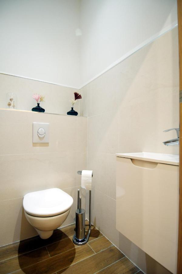 Le Jardin Du Port Apartment Nice Bagian luar foto
